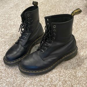 Dr. Martens Combat Boots Matte